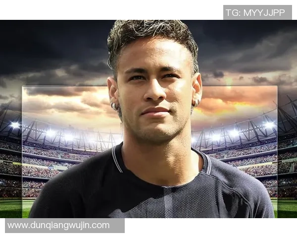 足球巨星三角裤代言引热议，运动与时尚完美结合助力品牌形象升级